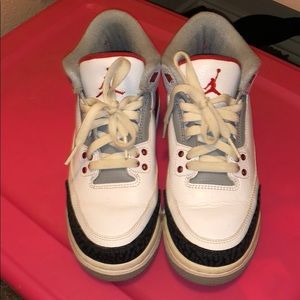 Jordan fire red 3s